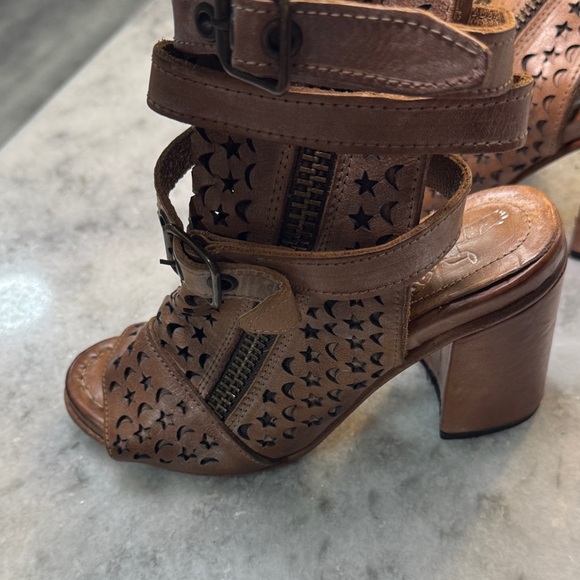 Freebird Theresa Tan open toe brown Leather Heeled Booties size 6 6042 - Picture 5 of 6